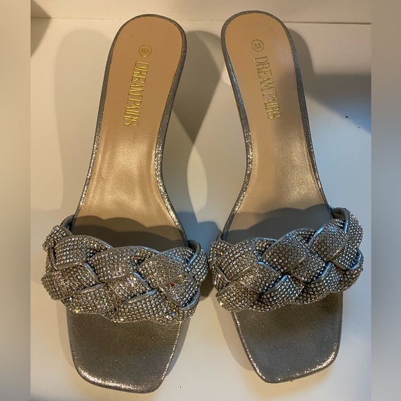 EUC Women’s Rhinestone Braided Sandals 8.5 - Picture 2 of 5